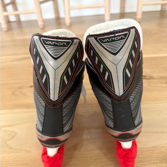 Bauer Kids Hockey Skates - Black, White, and Red - Picture 4 of 8